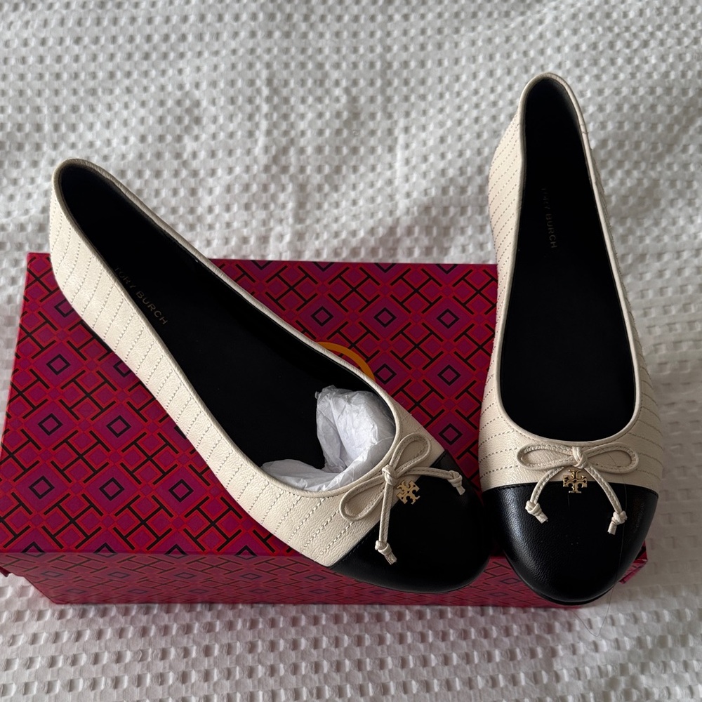 Tory Burch Black and Cream Bow Flats